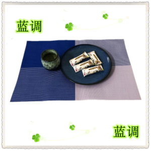 Bi-color fabric placemat setup