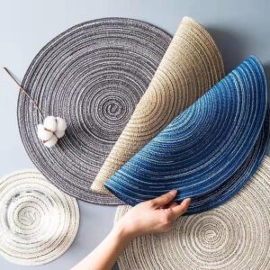 Round woven table mats